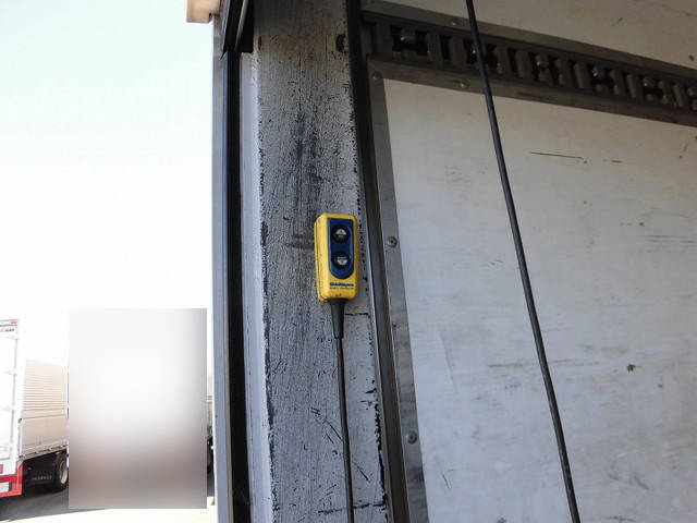 三菱ふそうキャンターアルミウイング小型（2t・3t）[写真08]