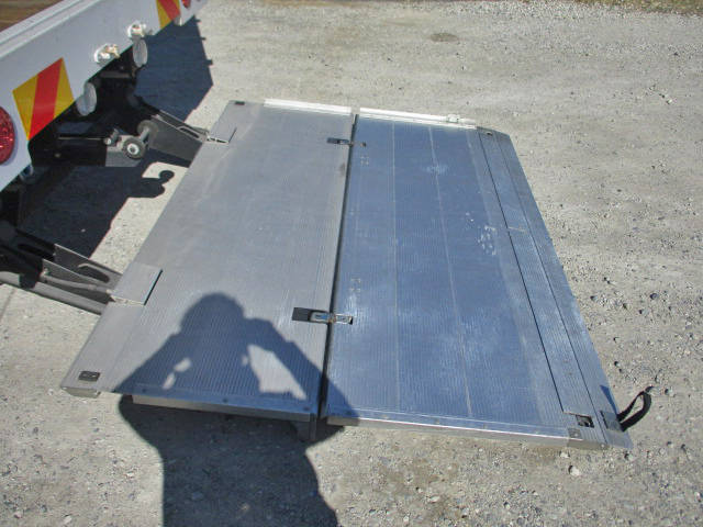 日野レンジャーアルミウイング中型（4t）[写真17]