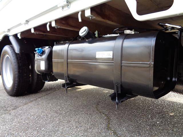 三菱ふそうキャンター平ボディ小型（2t・3t）[写真19]