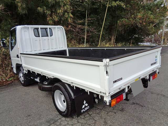 三菱ふそうキャンター平ボディ小型（2t・3t）[写真02]