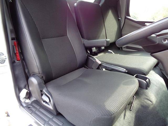 三菱ふそうキャンター平ボディ小型（2t・3t）[写真24]