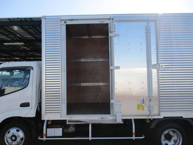 日野デュトロアルミバン小型（2t・3t）[写真09]