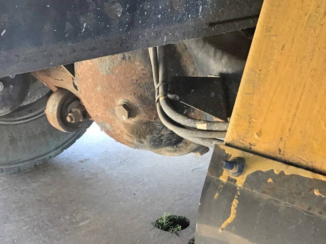 UDトラックスクオンセルフローダー大型（10t）[写真14]