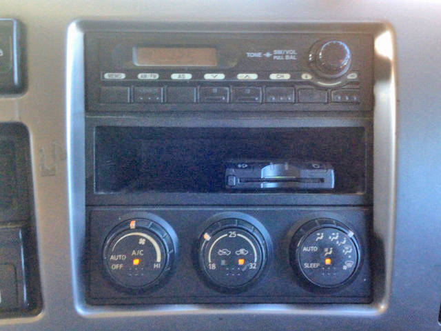 UDトラックスクオンセルフローダー大型（10t）[写真25]