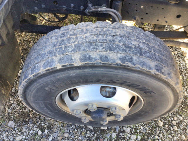 UDトラックスコンドルアルミブロック中型（4t）[写真11]