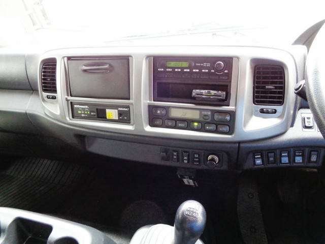 日野レンジャーアルミウイング中型（4t）[写真38]