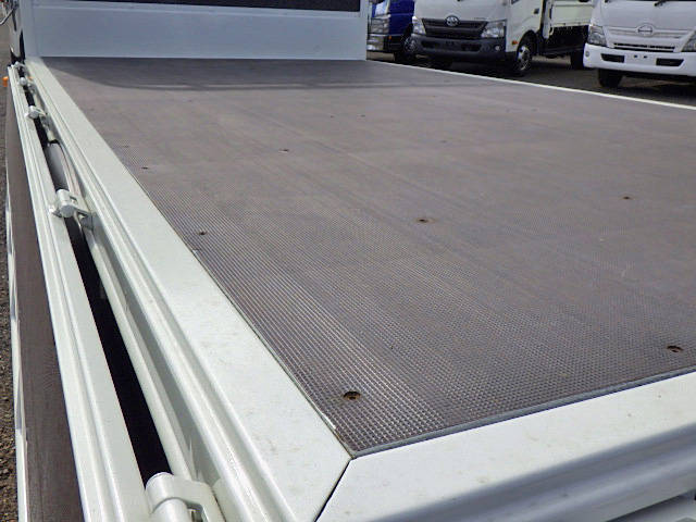 日野デュトロ平ボディ小型（2t・3t）[写真12]