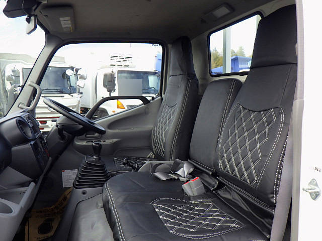 日野デュトロ平ボディ小型（2t・3t）[写真16]