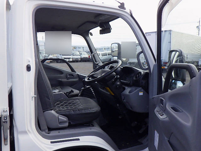 日野デュトロ平ボディ小型（2t・3t）[写真18]