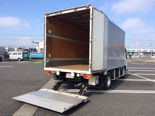 いすゞエルフアルミバン小型（2t・3t）[写真02]