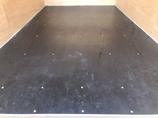 いすゞエルフアルミバン小型（2t・3t）[写真13]