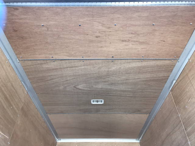 いすゞエルフアルミバン小型（2t・3t）[写真14]