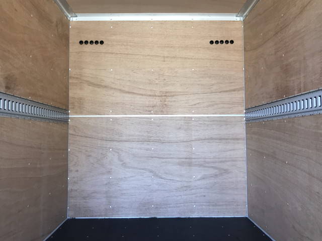 いすゞエルフアルミバン小型（2t・3t）[写真15]