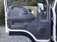 いすゞエルフアルミバン小型（2t・3t）[写真25]