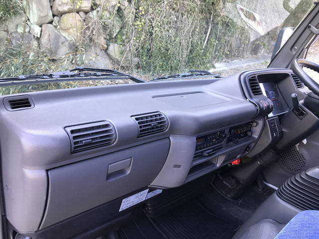 いすゞエルフアルミバン小型（2t・3t）[写真29]