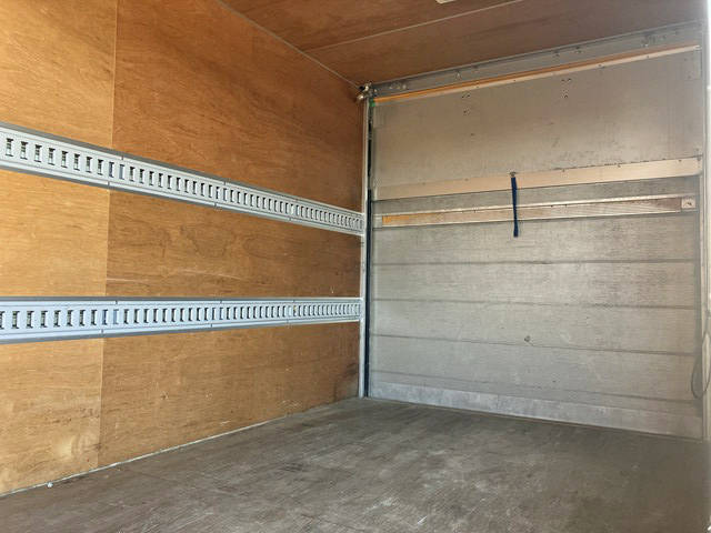 三菱ふそうキャンターアルミバン小型（2t・3t）[写真17]