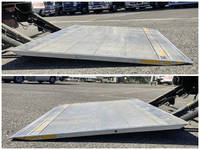 三菱ふそうキャンターアルミバン小型（2t・3t）[写真20]