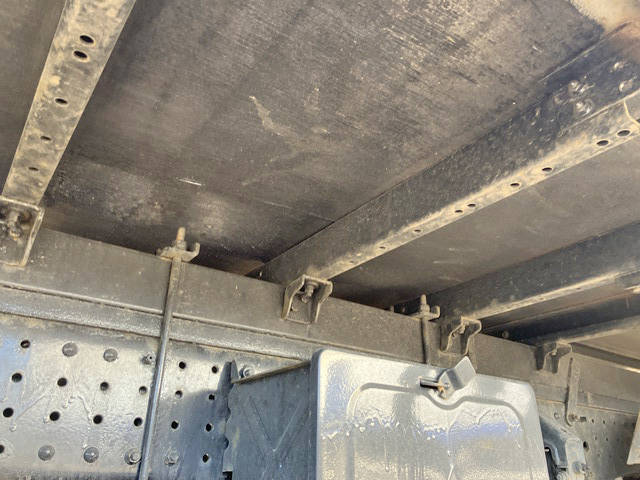 三菱ふそうキャンターアルミバン小型（2t・3t）[写真23]