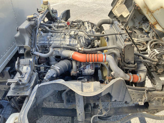 三菱ふそうキャンターアルミバン小型（2t・3t）[写真26]