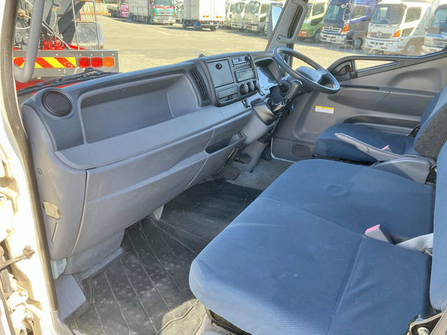 三菱ふそうキャンターアルミバン小型（2t・3t）[写真31]