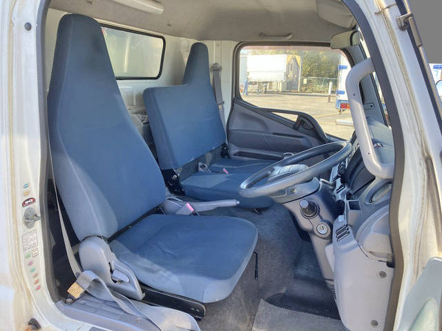 三菱ふそうキャンターアルミバン小型（2t・3t）[写真34]