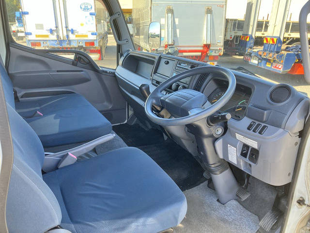 三菱ふそうキャンターアルミバン小型（2t・3t）[写真35]