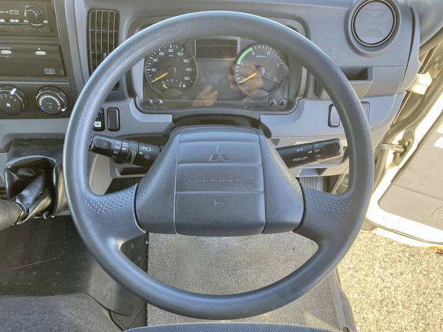 三菱ふそうキャンターアルミバン小型（2t・3t）[写真36]