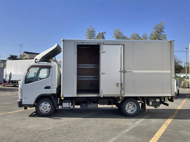 三菱ふそうキャンターアルミバン小型（2t・3t）[写真06]