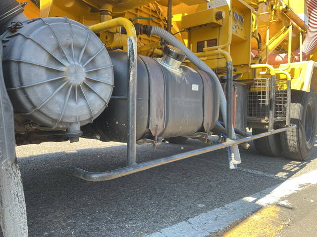 三菱ふそうファイターミニヨン汚泥吸引車中型（4t）[写真14]