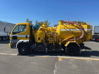 三菱ふそうファイターミニヨン汚泥吸引車中型（4t）[写真05]