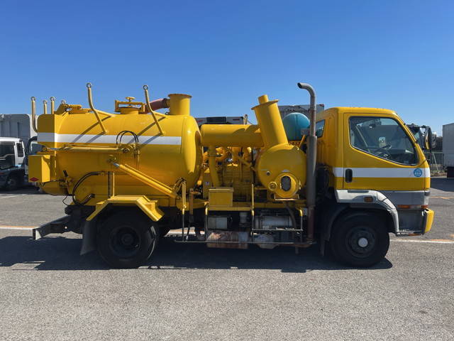 三菱ふそうファイターミニヨン汚泥吸引車中型（4t）[写真06]