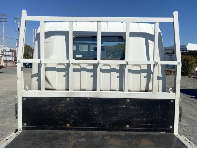 三菱ふそうキャンター平ボディ小型（2t・3t）[写真11]