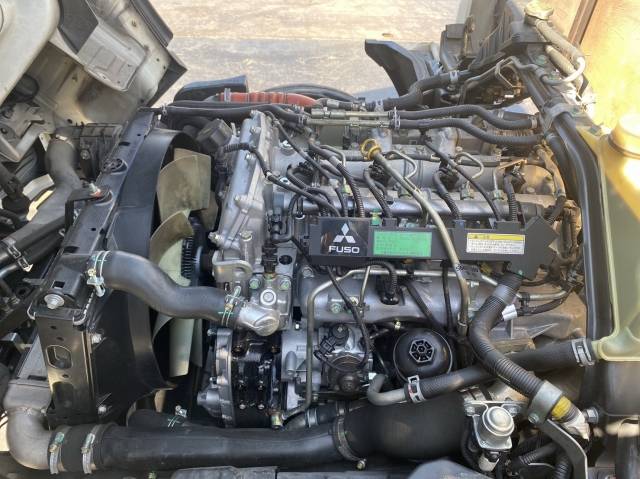 三菱ふそうキャンター平ボディ小型（2t・3t）[写真17]