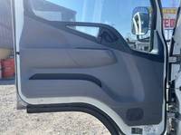 三菱ふそうキャンター平ボディ小型（2t・3t）[写真26]