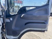 三菱ふそうキャンター平ボディ小型（2t・3t）[写真27]