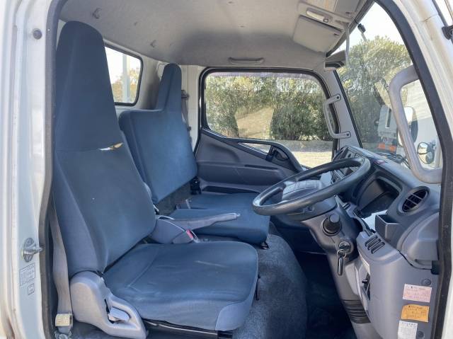 三菱ふそうキャンター平ボディ小型（2t・3t）[写真31]