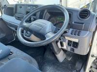 三菱ふそうキャンター平ボディ小型（2t・3t）[写真33]