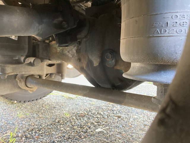 いすゞギガアルミウイング大型（10t）[写真22]