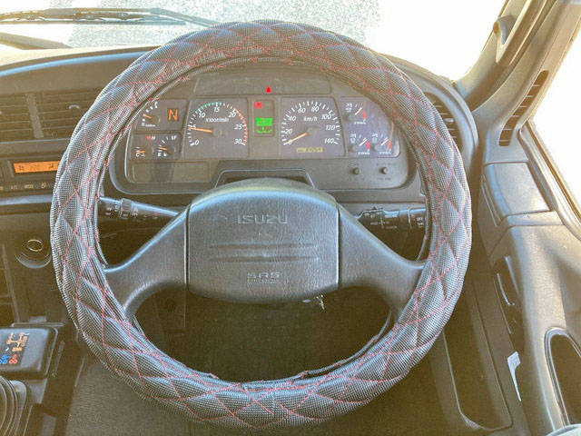 いすゞギガアルミウイング大型（10t）[写真33]