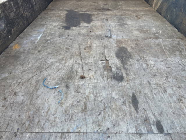 いすゞエルフ平ボディ小型（2t・3t）[写真10]