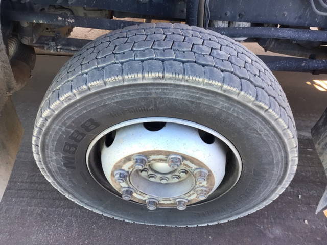 UDトラックスクオンセルフローダー大型（10t）[写真11]