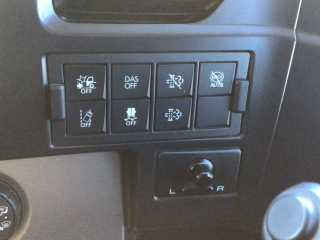 UDトラックスクオンセルフローダー大型（10t）[写真26]