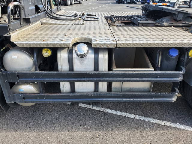 いすゞギガトレーラーヘッド（トラクターヘッド）大型（10t）[写真16]