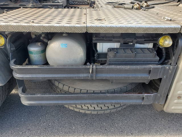 いすゞギガトレーラーヘッド（トラクターヘッド）大型（10t）[写真17]