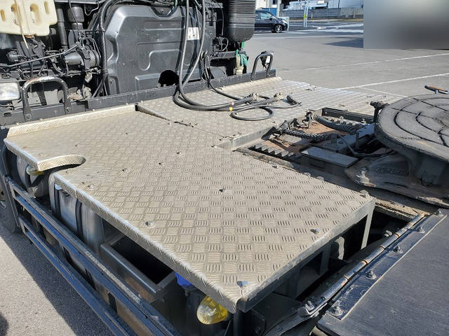 いすゞギガトレーラーヘッド（トラクターヘッド）大型（10t）[写真18]