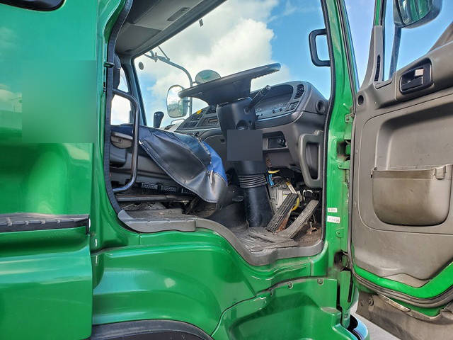 いすゞギガトレーラーヘッド（トラクターヘッド）大型（10t）[写真19]