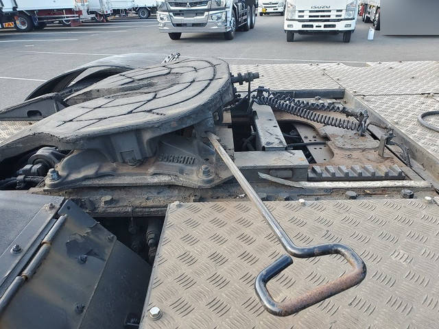 いすゞギガトレーラーヘッド（トラクターヘッド）大型（10t）[写真09]