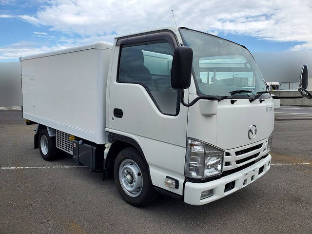 マツダタイタン冷凍車（冷蔵車）小型（2t・3t）[写真01]