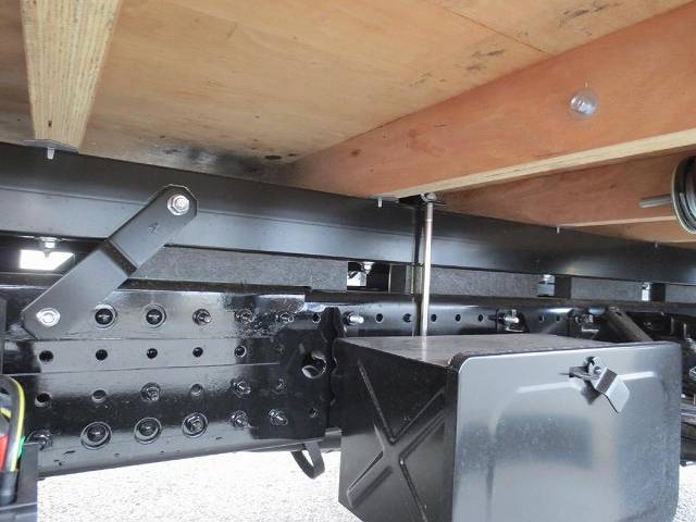 三菱ふそうキャンタークレーン5段小型（2t・3t）[写真10]