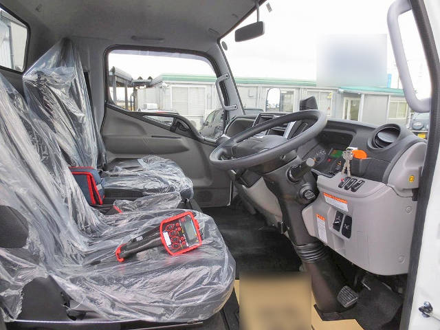 三菱ふそうキャンタークレーン5段小型（2t・3t）[写真11]